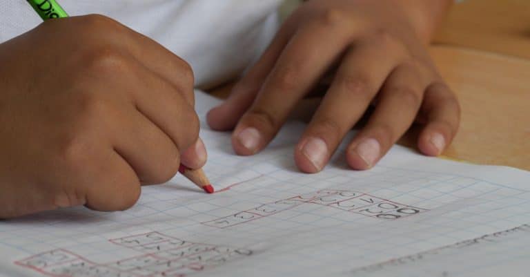 Comment aider Papa à survivre aux devoirs de vacances ?