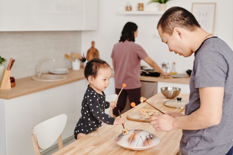 Comment initier les papas à la cuisine en les emmenant en folie ?