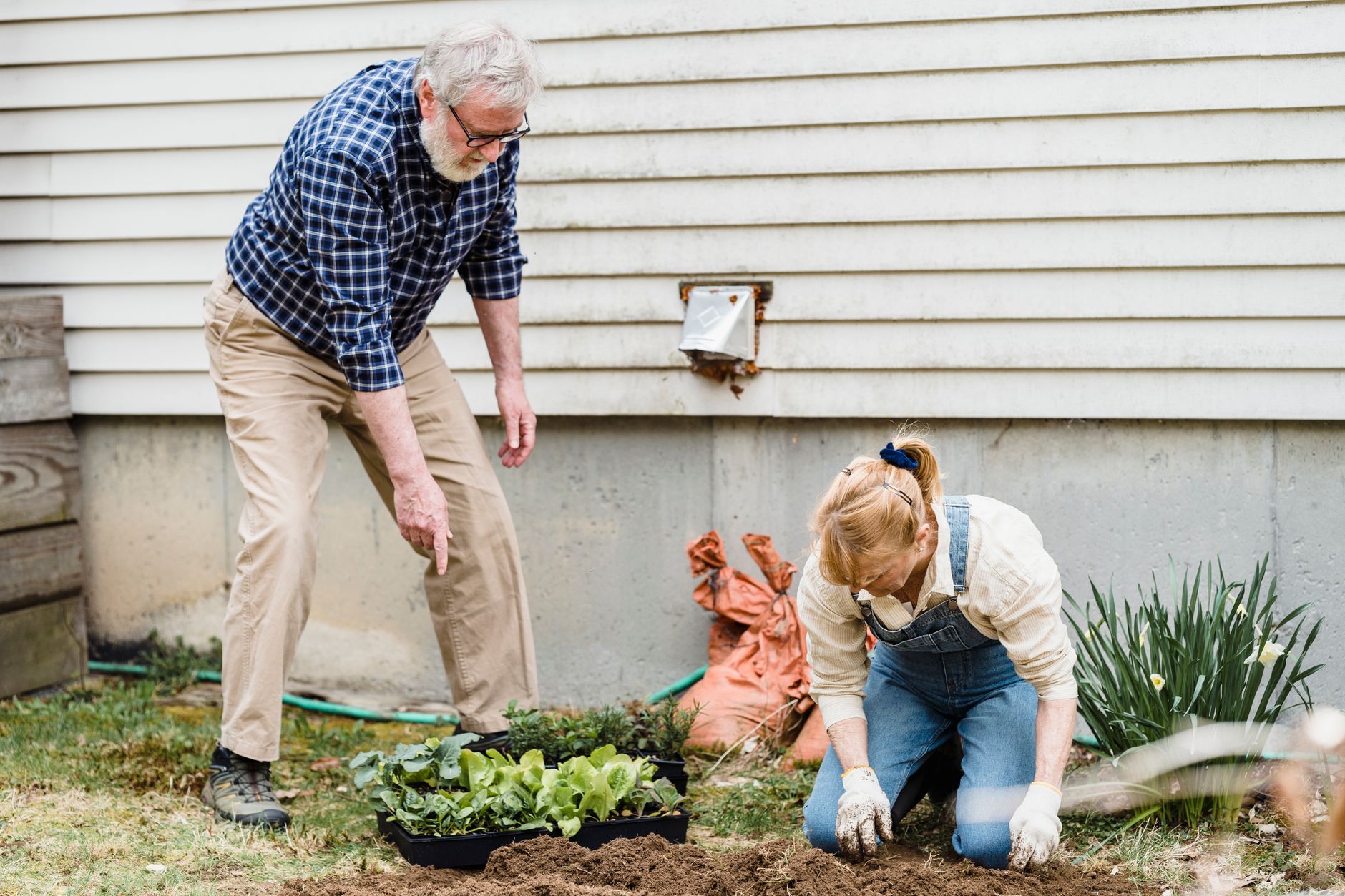 Comment impliquer Papa dans le jardinage en famille ?
