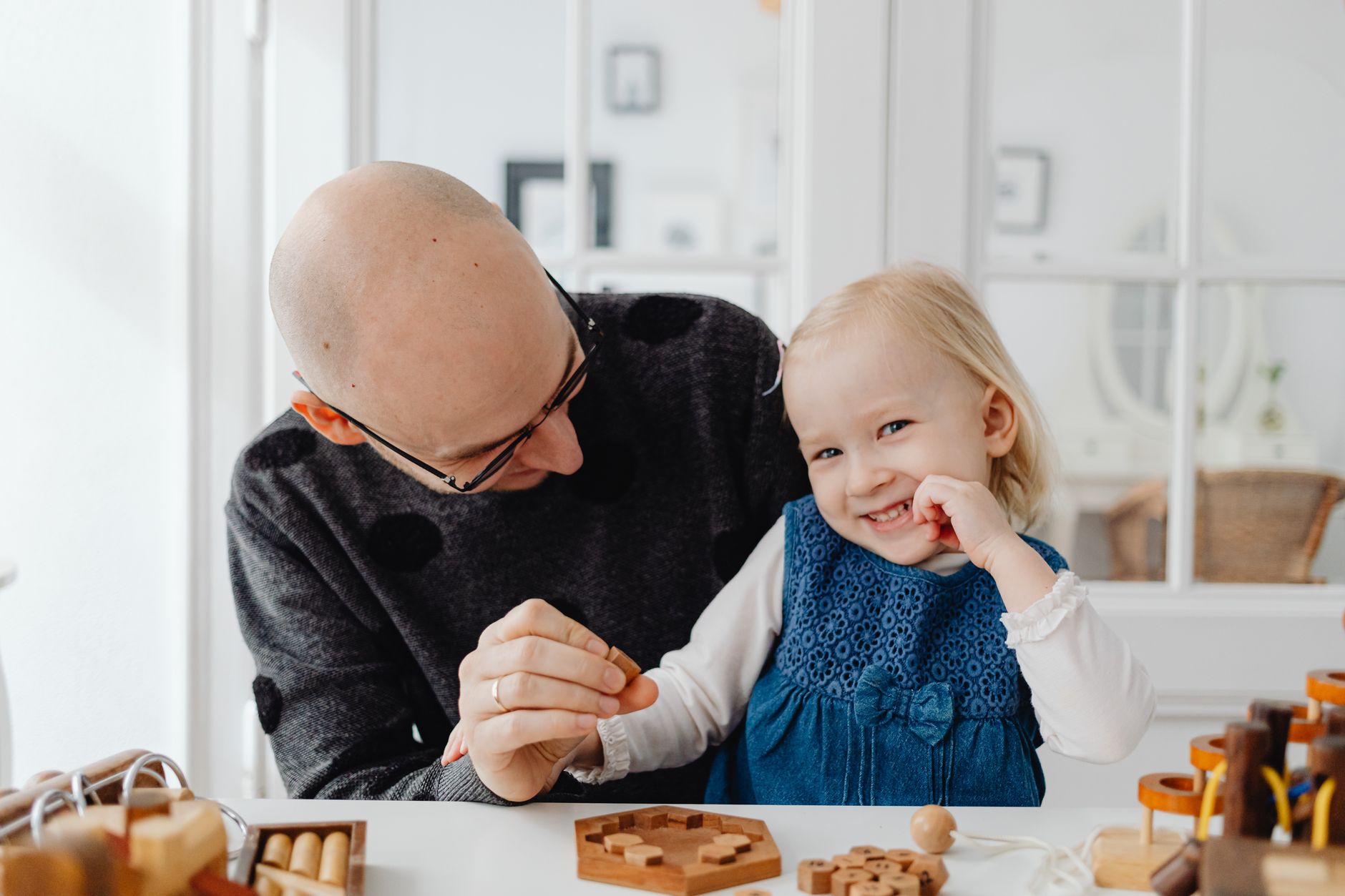 Pourquoi les fêtes de Papa sont-elles toujours aussi surprenantes ?