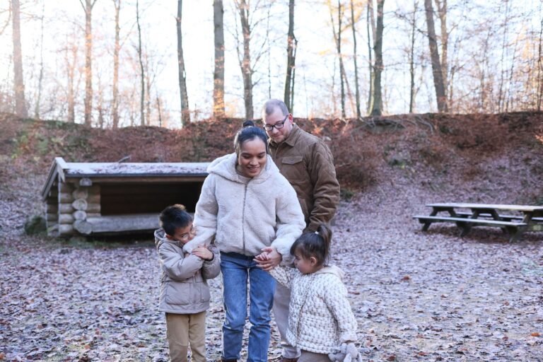 Comment les papas enseignent-ils le courage ?