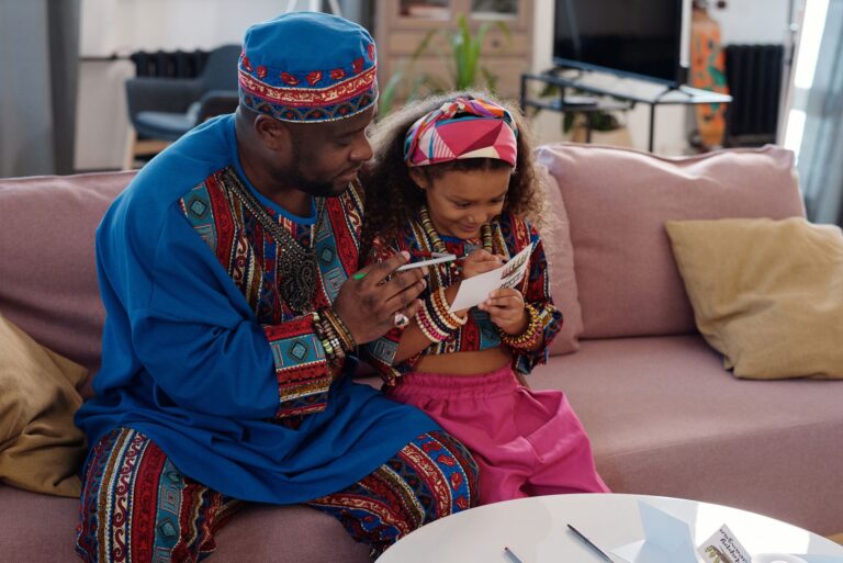Pourquoi Papa et les traditions insolites font-ils bon ménage ?